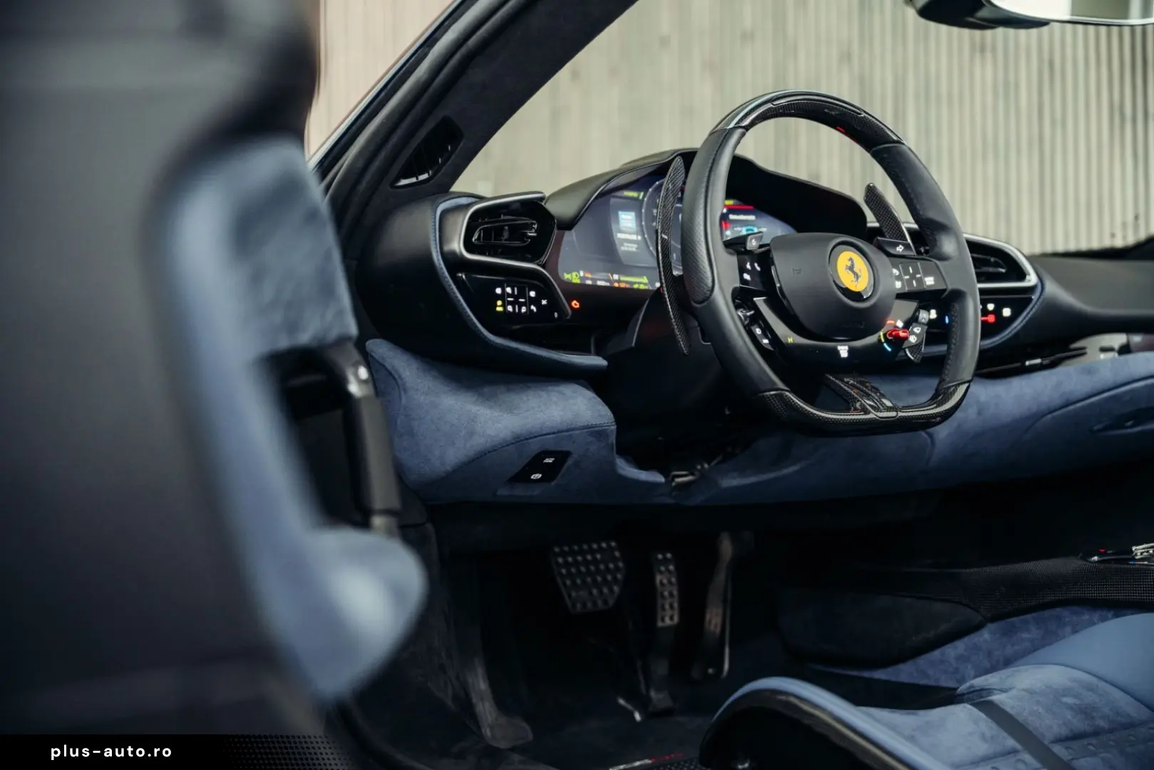 FERRARI 296 GTS  Lift  Blu Pozzi  einlackierte Streifen