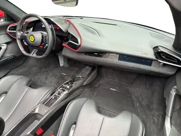 FERRARI 296 GTS 140.000€ an Optionals