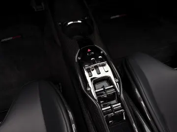 FERRARI 296 GTS 140.000€ an Optionals