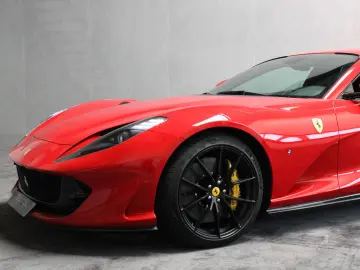 FERRARI 812 GTS  LIFT CARBON ROSSO CORSA 360CA PASSENGER