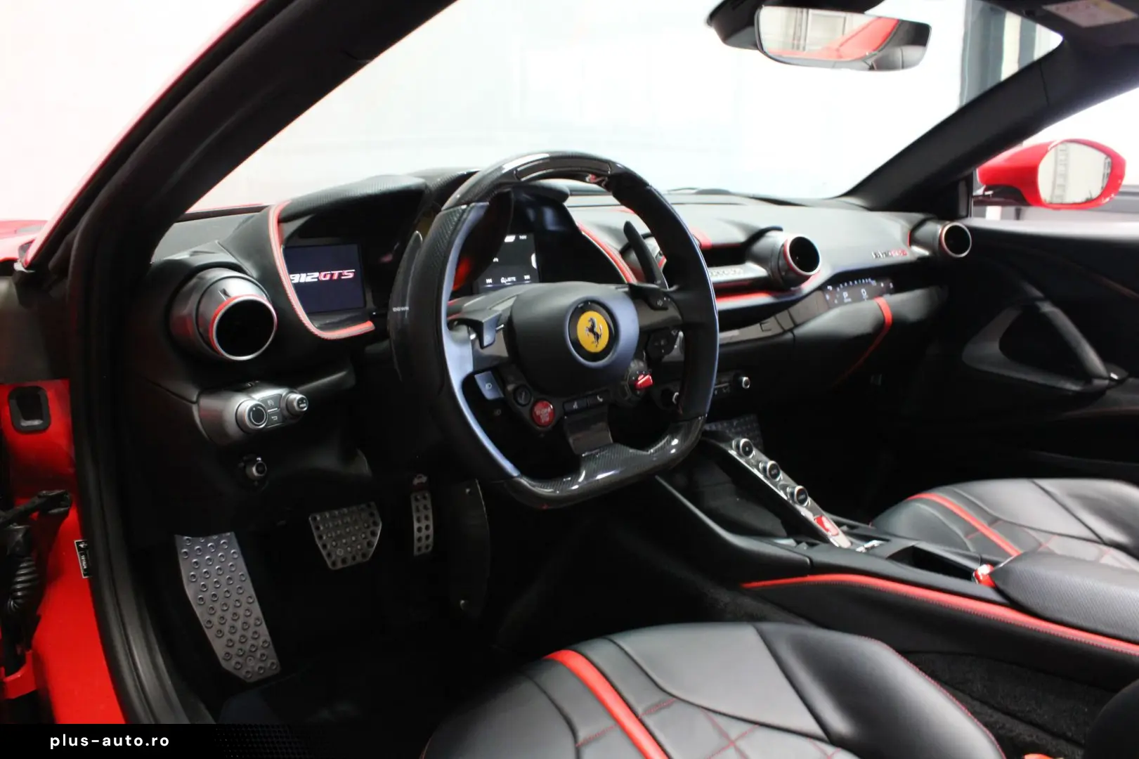 FERRARI 812 GTS  LIFT CARBON ROSSO CORSA 360CA PASSENGER