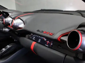 FERRARI 812 GTS  LIFT CARBON ROSSO CORSA 360CA PASSENGER