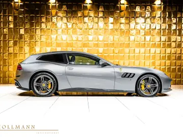 FERRARI Ferrari GTC4Lusso   CARBON   JBL   LIFT   PANO