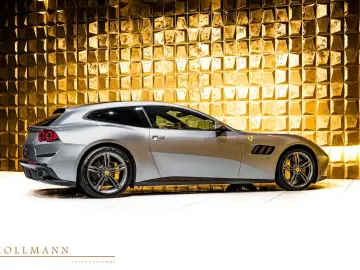 FERRARI Ferrari GTC4Lusso   CARBON   JBL   LIFT   PANO