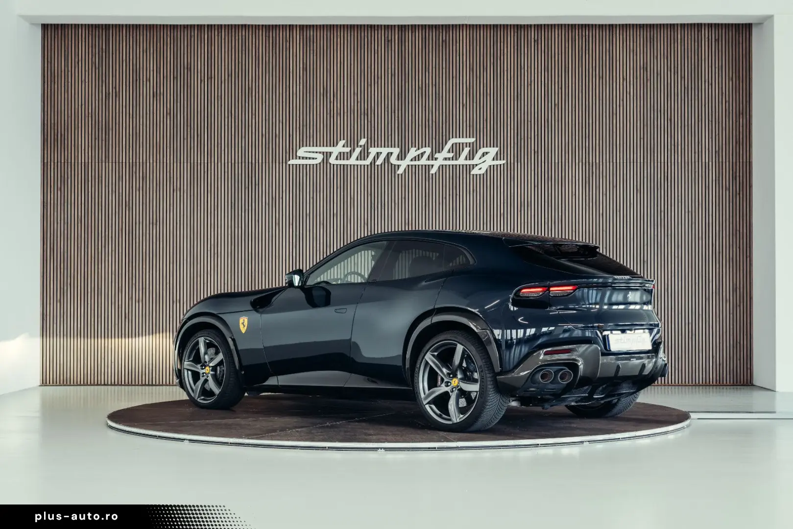 FERRARI Purosangue  Blu Pozzi  Carbon  MwSt.