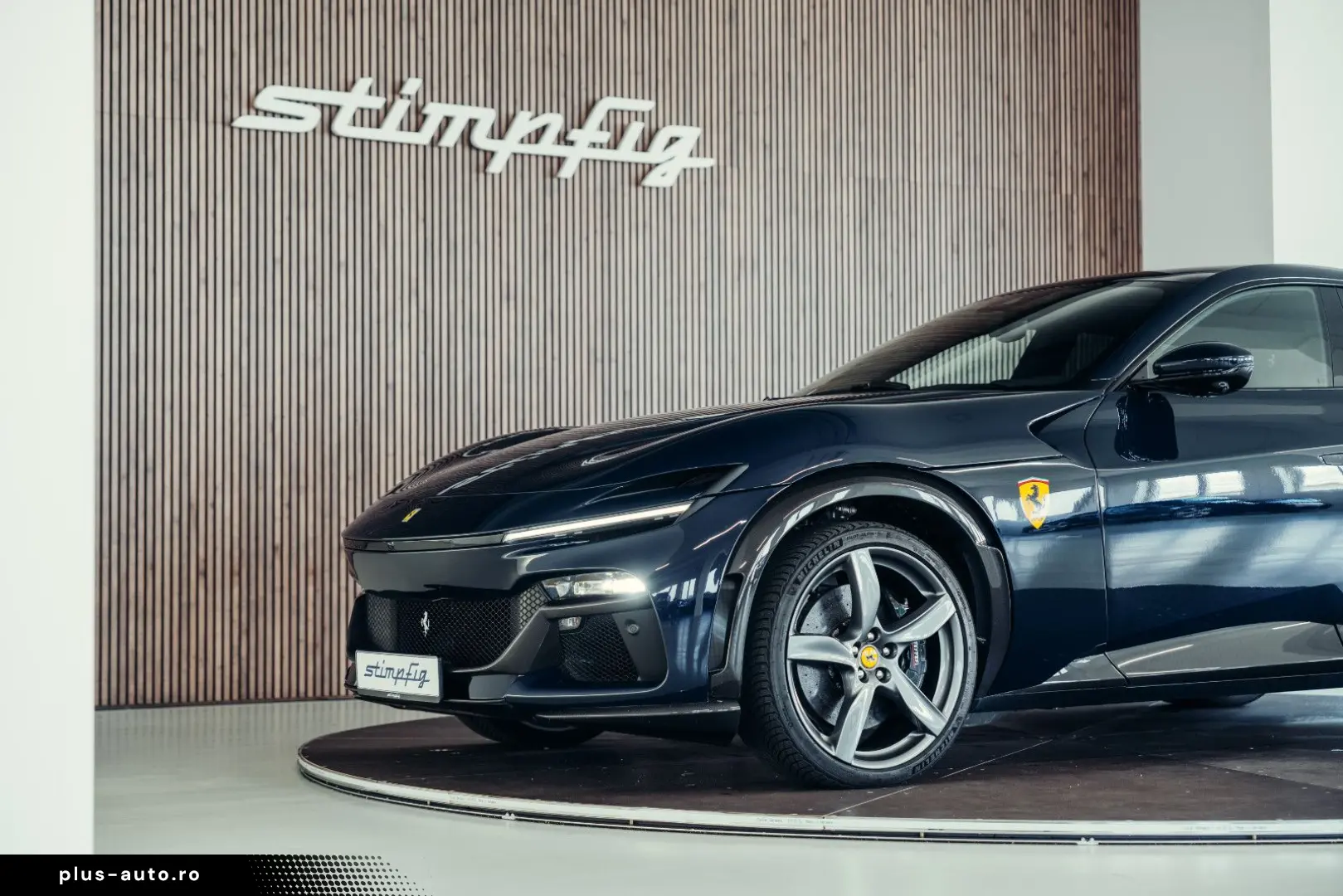 FERRARI Purosangue  Blu Pozzi  Carbon  MwSt.