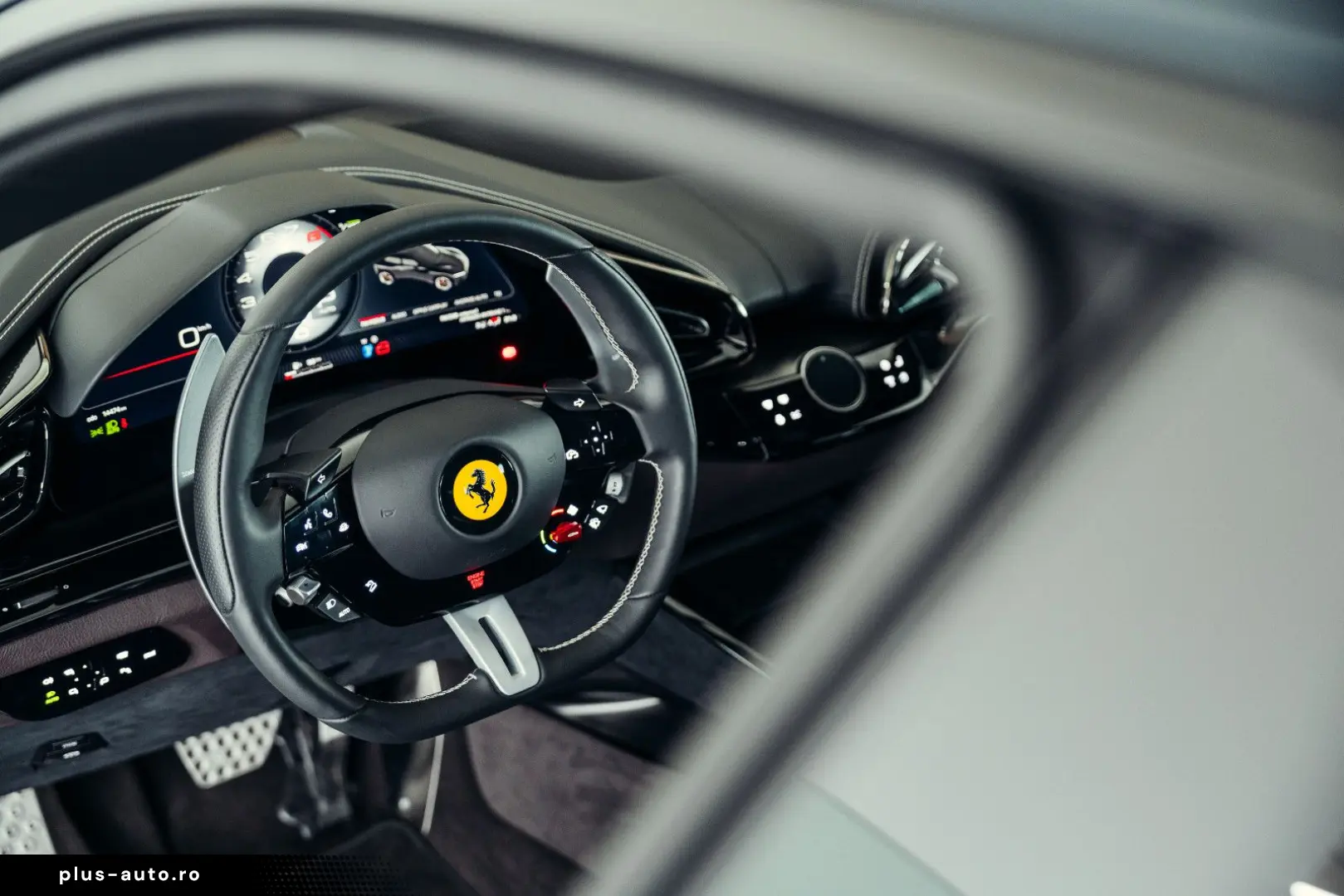 FERRARI Purosangue  Blu Pozzi  Carbon  MwSt.