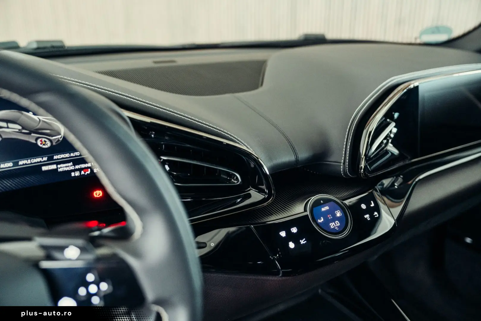 FERRARI Purosangue  Blu Pozzi  Carbon  MwSt.