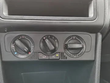 VOLKSWAGEN POLO 1.2