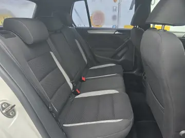 Volkswagen Golf R-Line 1.6 TDI DPF Comfortline