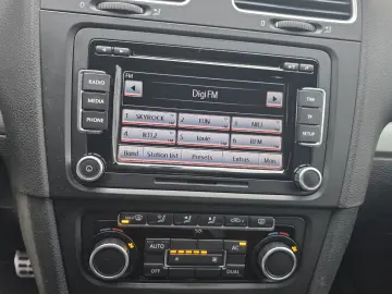 Volkswagen Golf R-Line 1.6 TDI DPF Comfortline