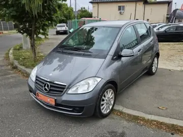MERCEDES-BENZ A180 2011