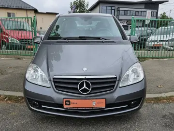 MERCEDES-BENZ A180 2011
