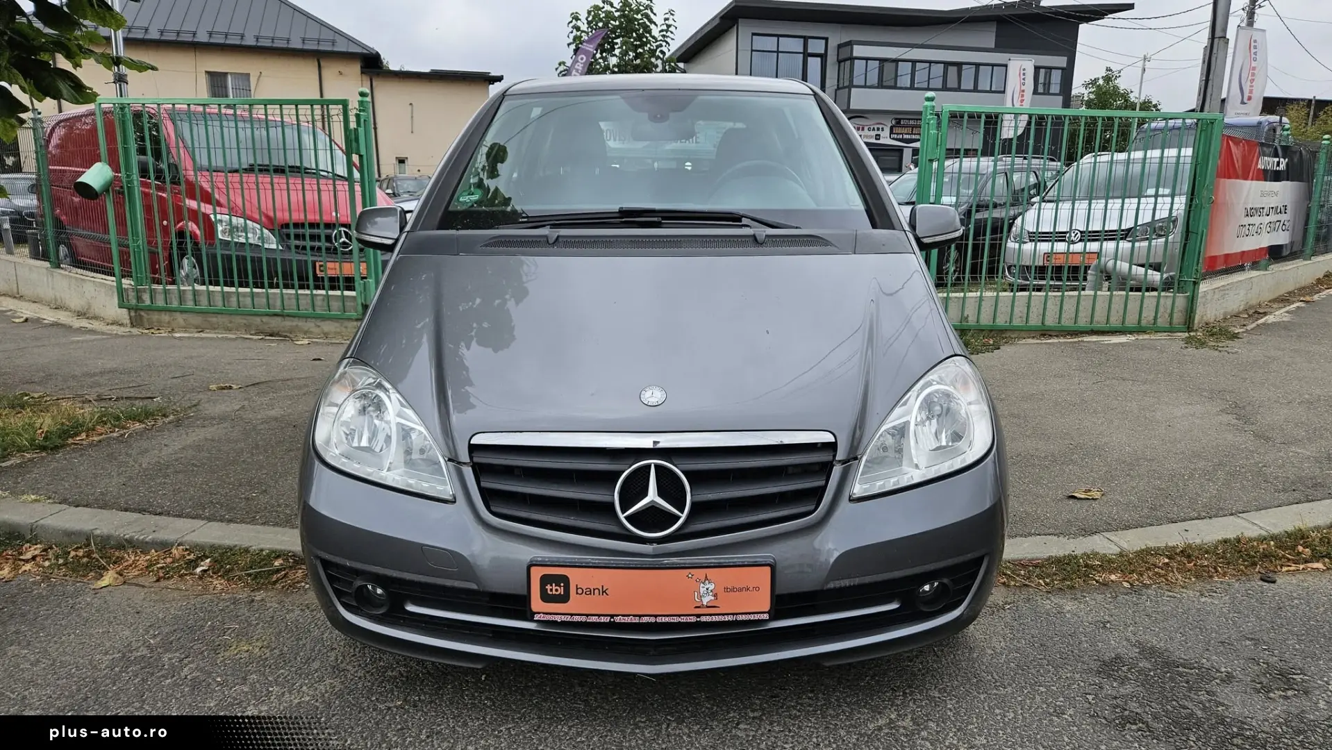 MERCEDES-BENZ A180 2011