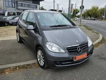 MERCEDES-BENZ A180 2011
