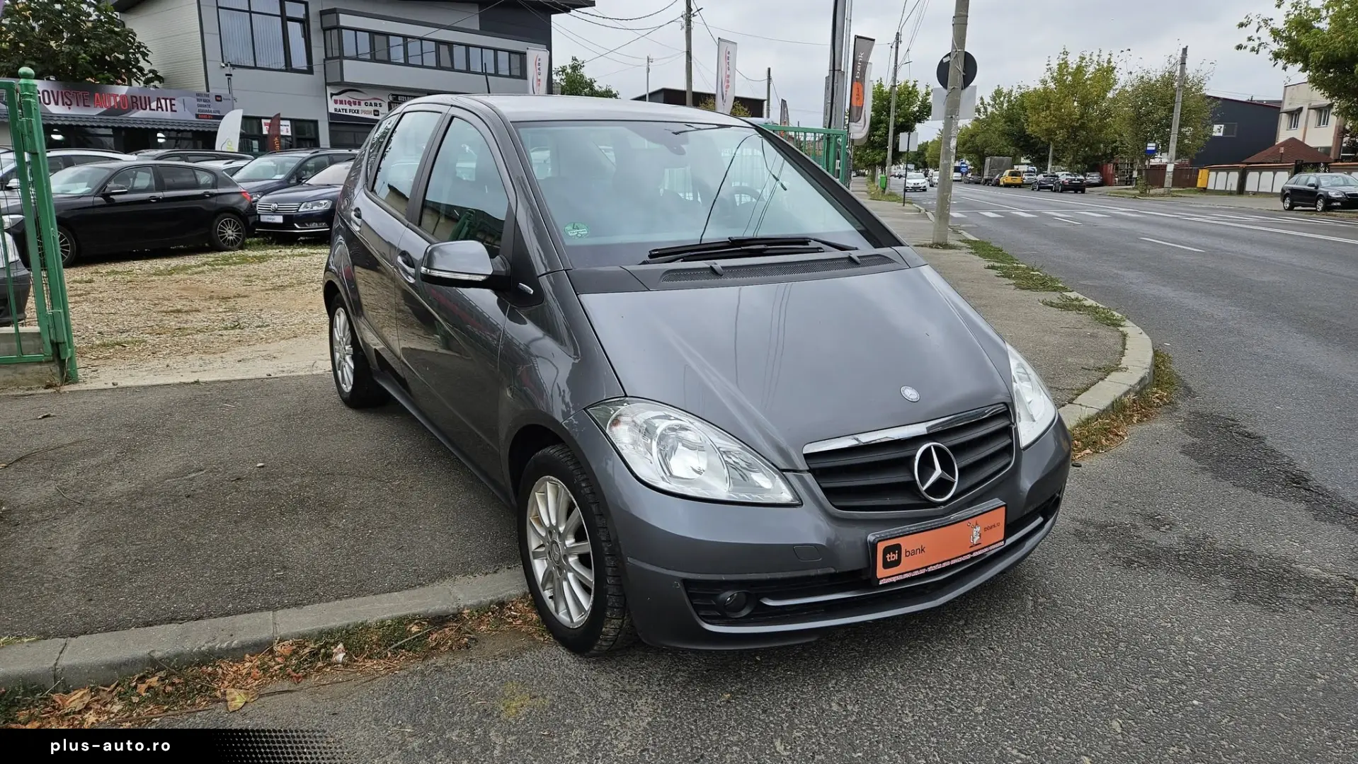MERCEDES-BENZ A180 2011