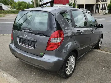 MERCEDES-BENZ A180 2011
