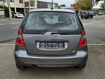 MERCEDES-BENZ A180 2011