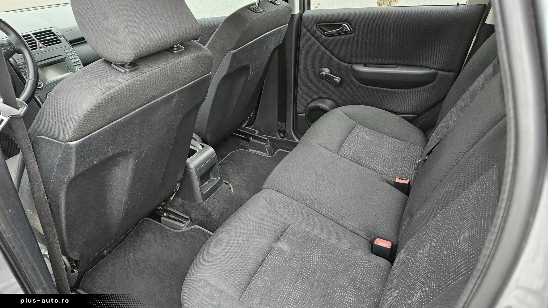 MERCEDES-BENZ A180 2011