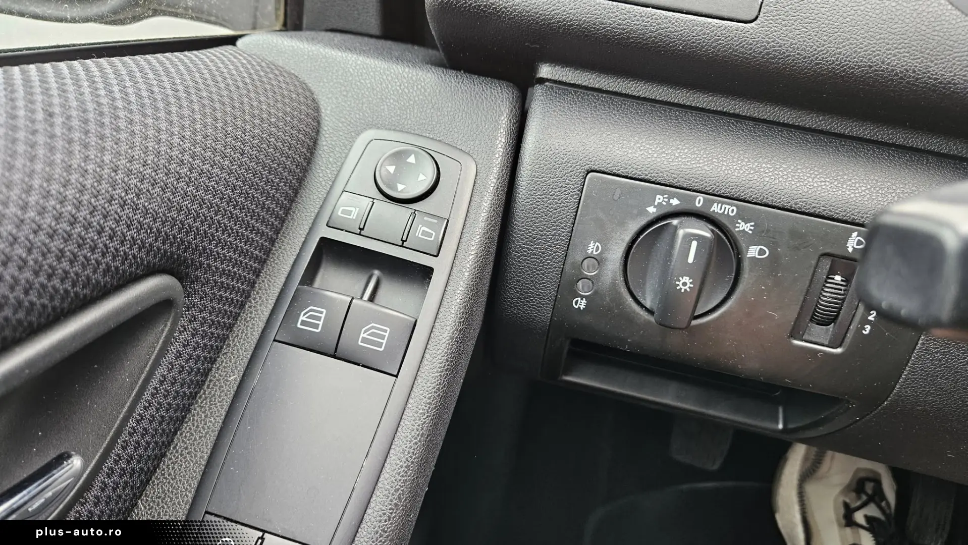 MERCEDES-BENZ A180 2011