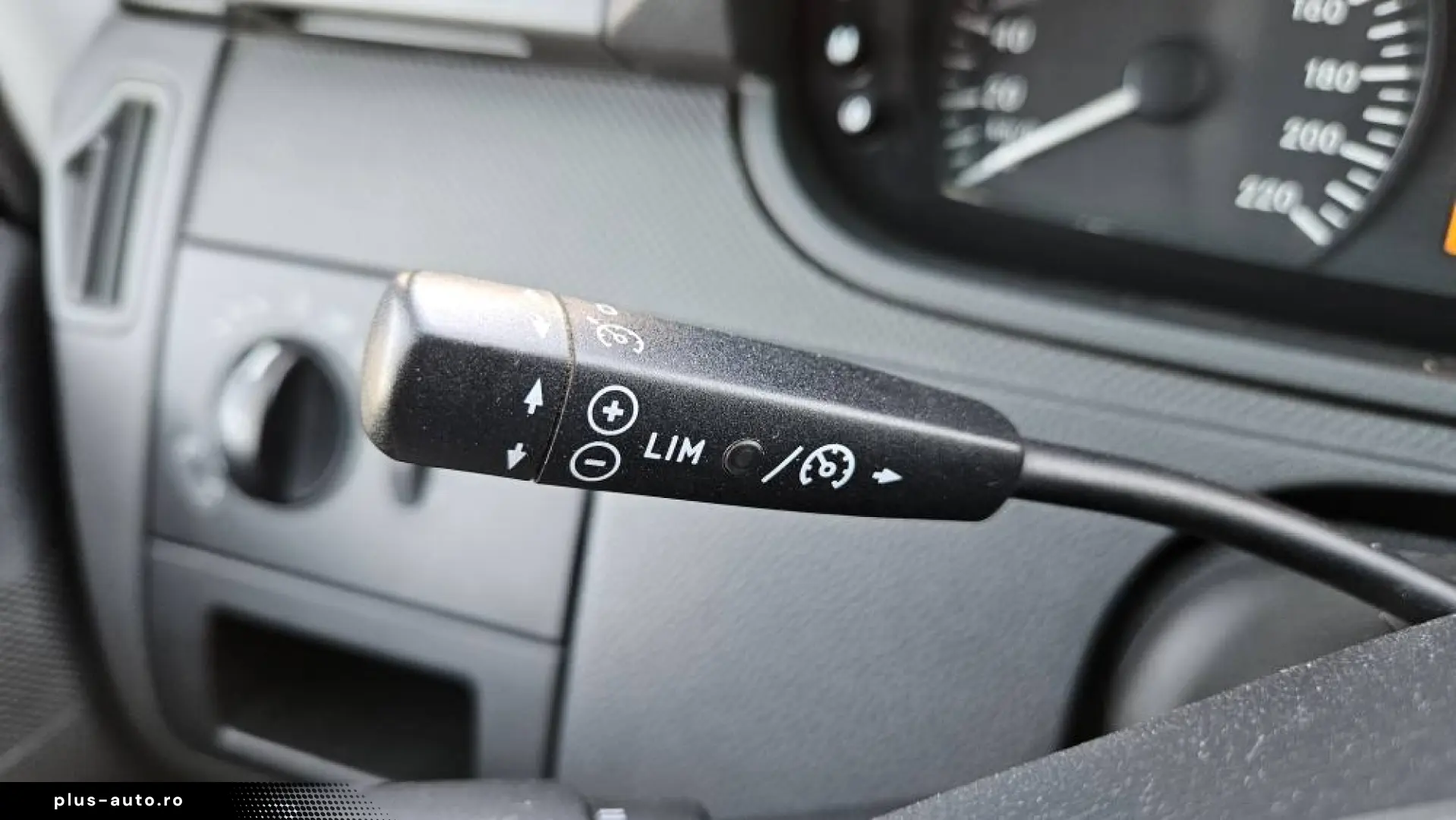 MERCEDES-BENZ VITO 2013