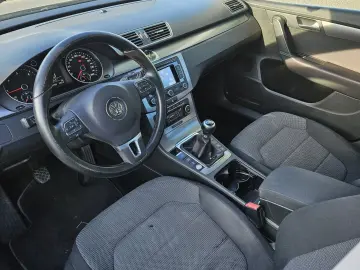VOLKSWAGEN PASSAT 2.0 TDI 2011