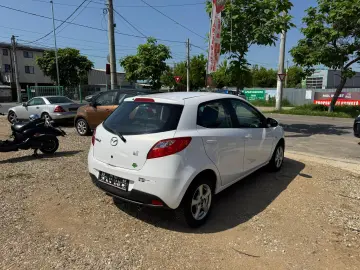 MAZDA 2 1.3 BENZINA 2009