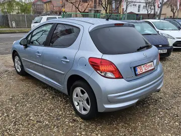 PEUGEOT 207 2011