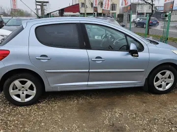 PEUGEOT 207 2011