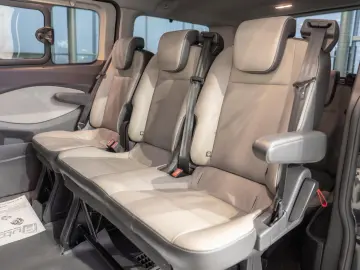 Ford Tourneo Custom 2.2L Duratorq-TDCi