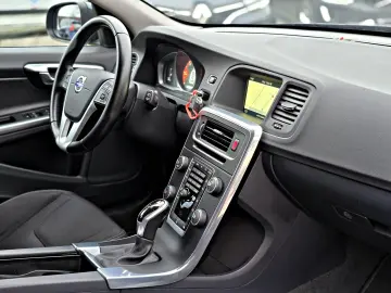 Volvo V60 2.0 D3 Momentum