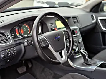 Volvo V60 2.0 D3 Momentum