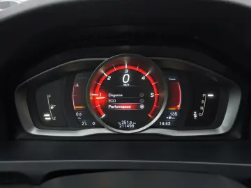 Volvo V60 2.0 D3 Momentum