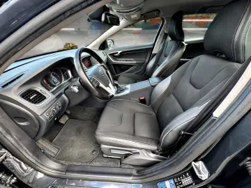 Volvo V60 2.0 D3 Momentum