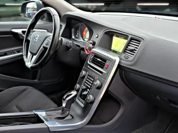 Volvo V60 2.0 D3 Momentum