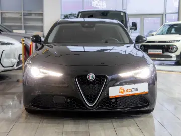 Alfa Romeo Giulia 2.2 JTDM RWD Super