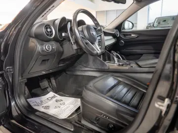 Alfa Romeo Giulia 2.2 JTDM RWD Super