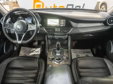 Alfa Romeo Giulia 2.2 JTDM RWD Super