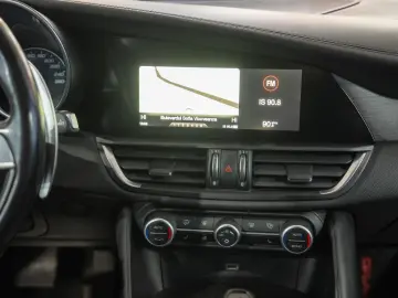 Alfa Romeo Giulia 2.2 JTDM RWD Super