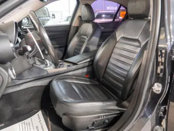 Alfa Romeo Giulia 2.2 JTDM RWD Super