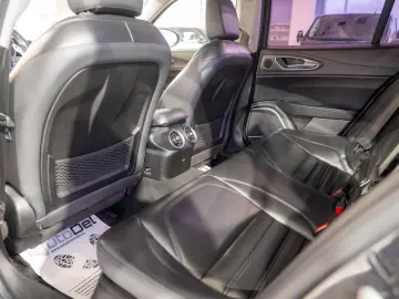 Alfa Romeo Giulia 2.2 JTDM RWD Super