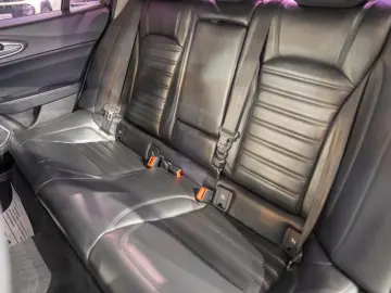 Alfa Romeo Giulia 2.2 JTDM RWD Super