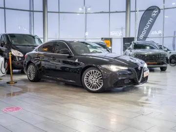 Alfa Romeo Giulia 2.2 JTDM RWD Super