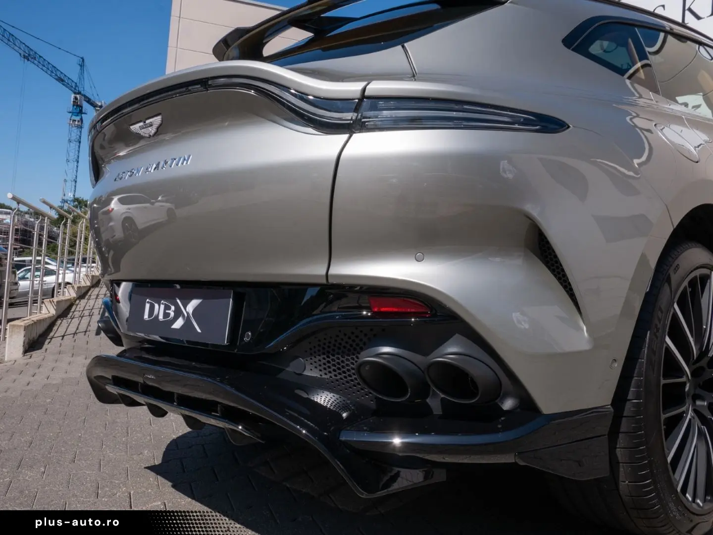 ASTON MARTIN DBX 707 Silver Birch Oxford Tan