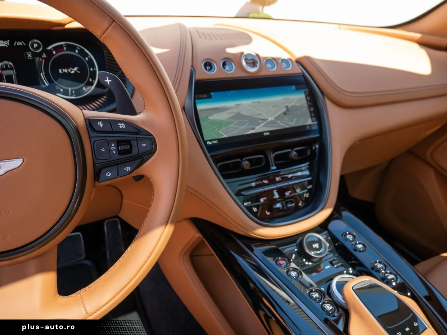 ASTON MARTIN DBX 707 Silver Birch Oxford Tan