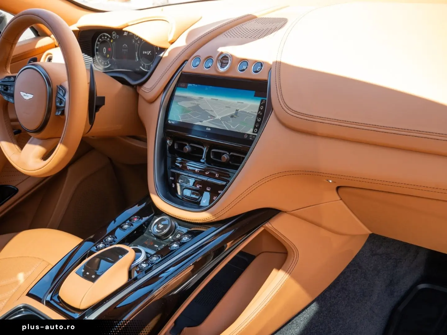 ASTON MARTIN DBX 707 Silver Birch Oxford Tan