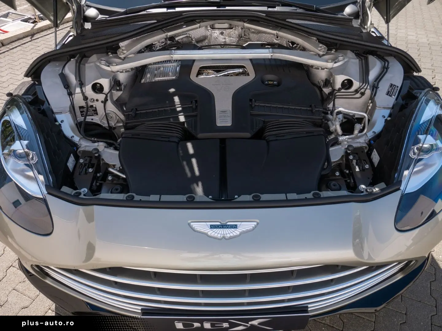 ASTON MARTIN DBX 707 Silver Birch Oxford Tan