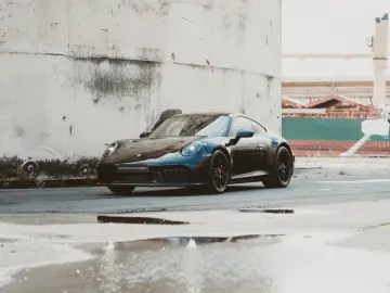 PORSCHE 911 Carrera GTS T-Hybrid