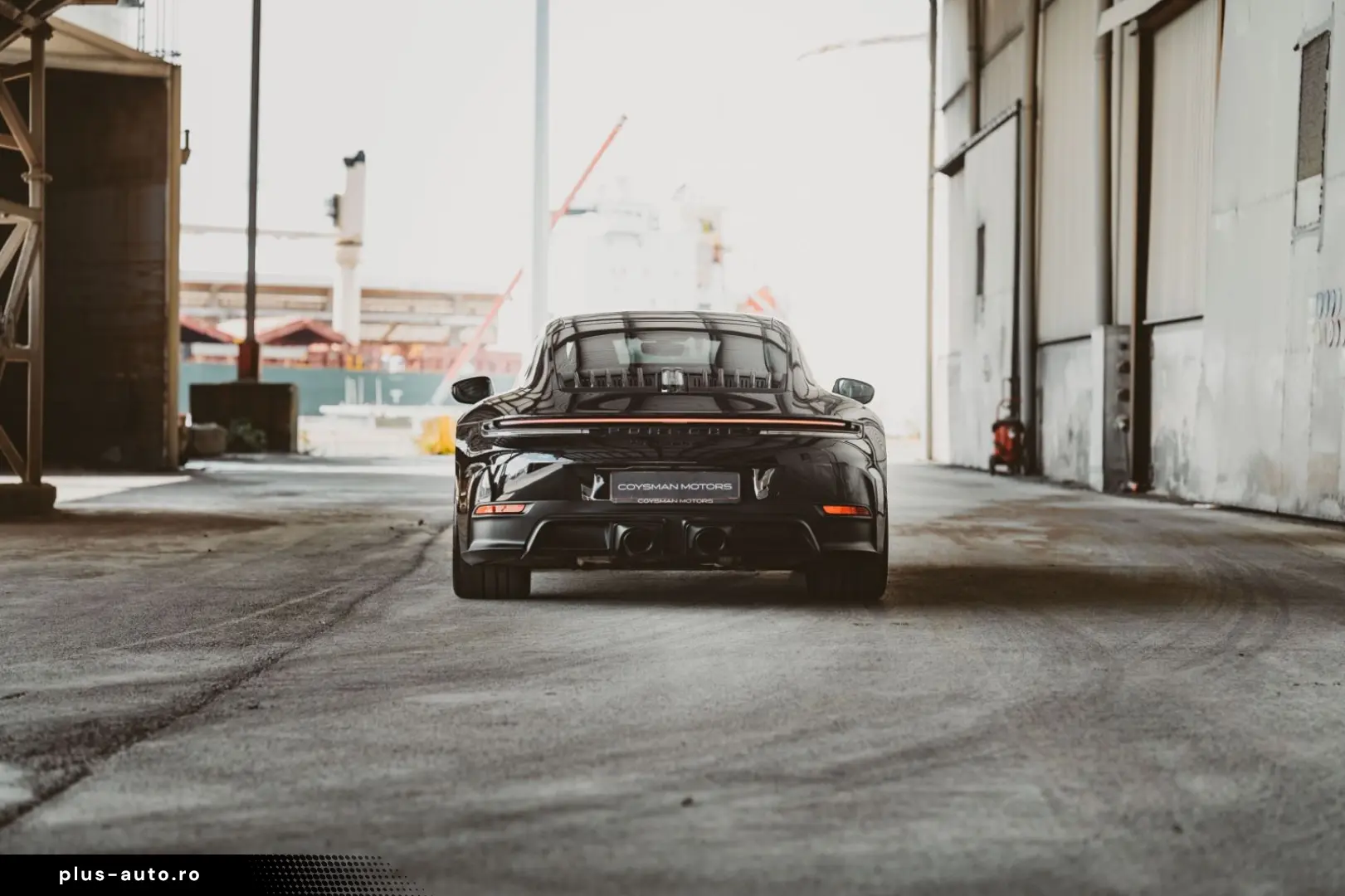 PORSCHE 911 Carrera GTS T-Hybrid