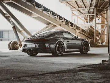 PORSCHE 911 Carrera GTS T-Hybrid